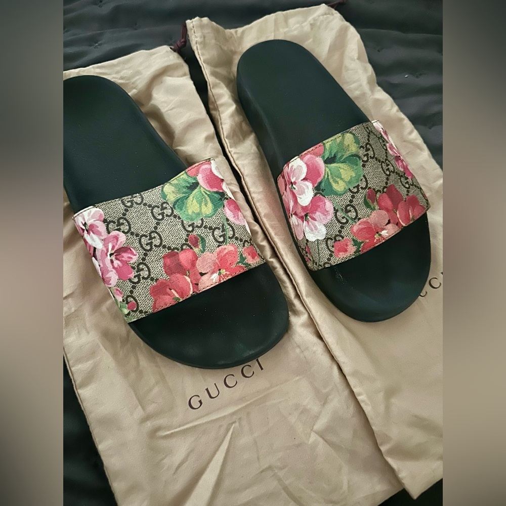 GG BLOOMS SUPREME FLORAL SLIDE SANDAL - size 40